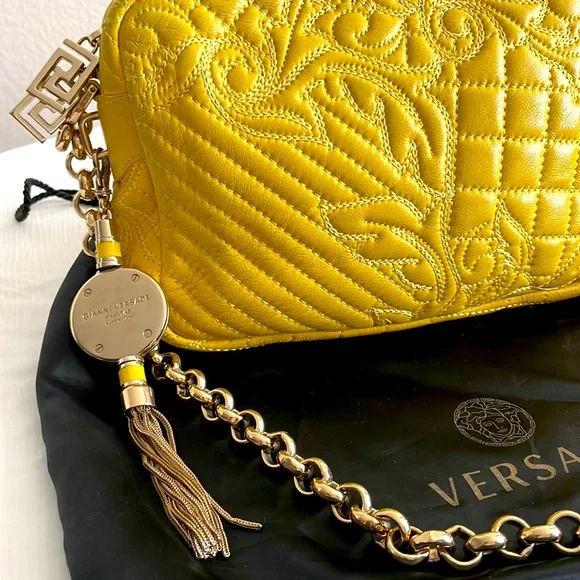 Versace - Picture 3 of 5